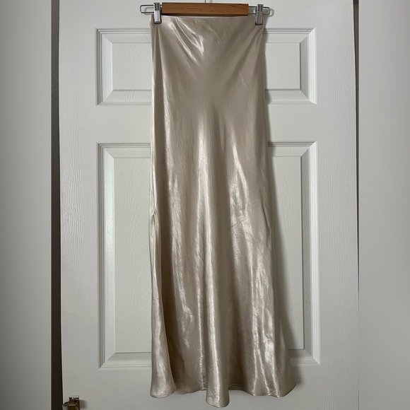 H&M 100% viscose skirt - Picture 7 of 14